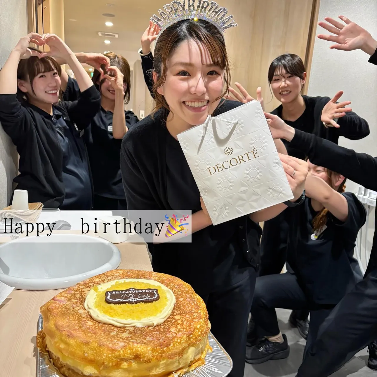 スタッフさんのお誕生日をみんなでお祝いしました♪